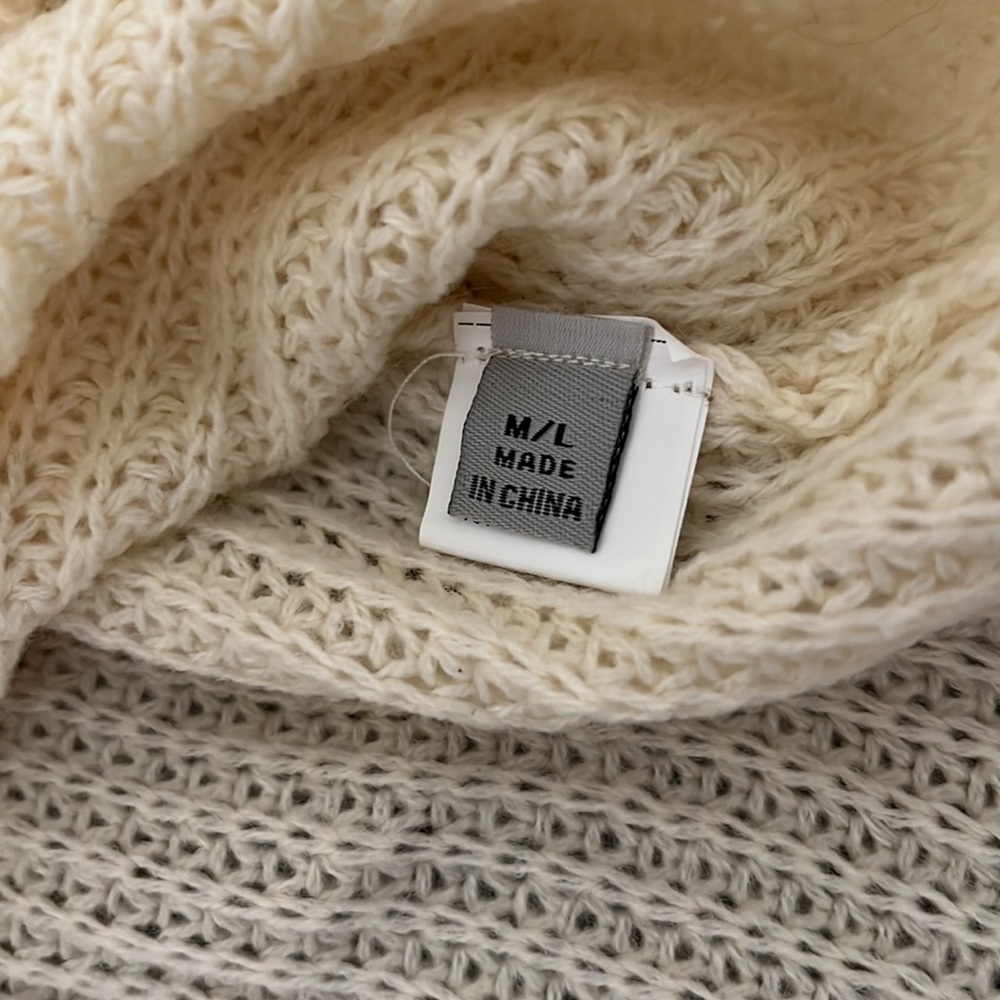 Women’s Ivory Crop Top Sweater size M/L. New with tags - Picture 3 of 5